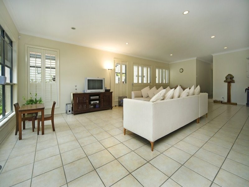 39 Lee Anne Crescent, Helensvale QLD 4212