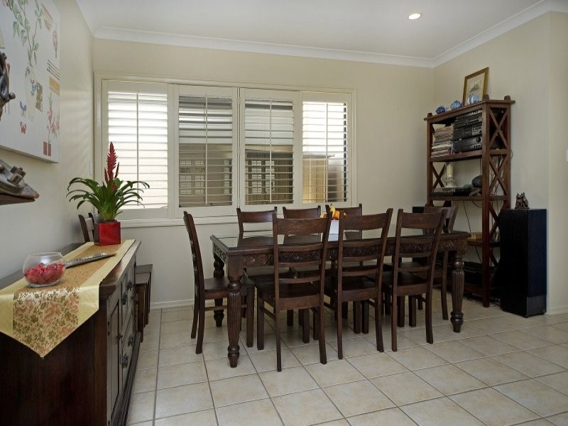 39 Lee Anne Crescent, Helensvale QLD 4212