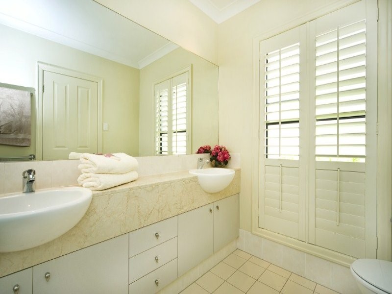 39 Lee Anne Crescent, Helensvale QLD 4212