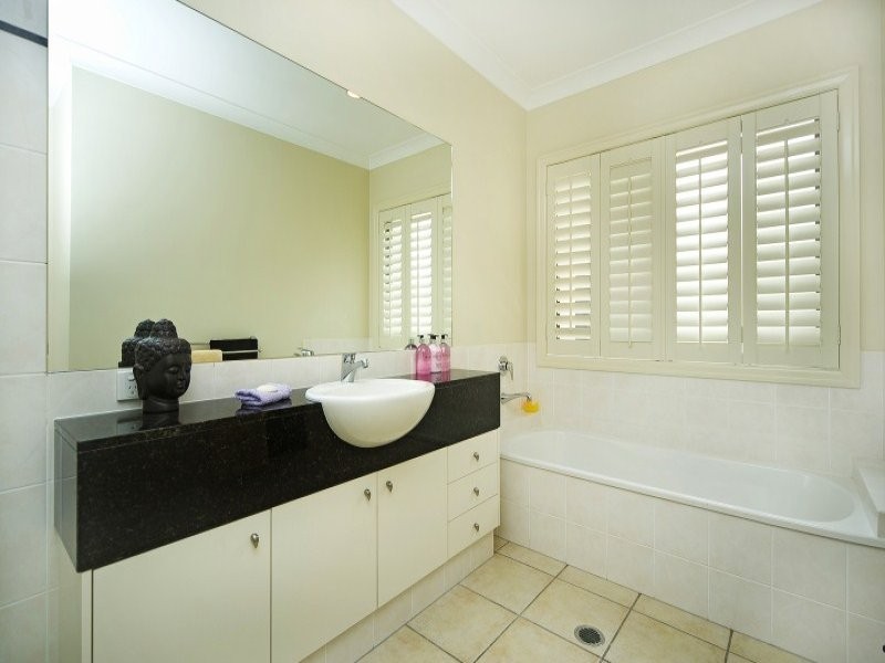 39 Lee Anne Crescent, Helensvale QLD 4212