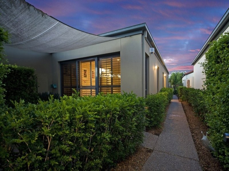 39 Lee Anne Crescent, Helensvale QLD 4212