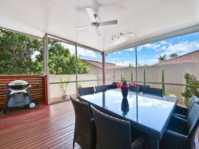 2/15 Teal Avenue, Paradise Point QLD 4216