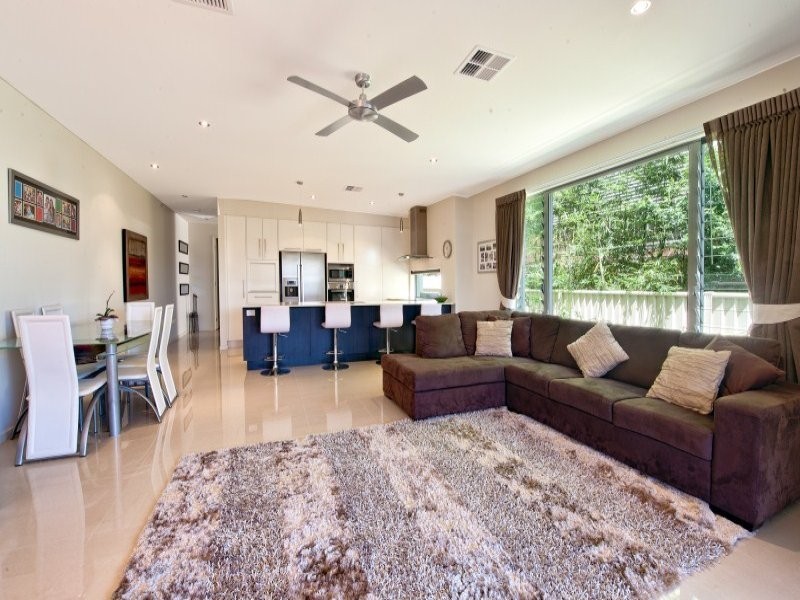 2/15 Teal Avenue, Paradise Point QLD 4216