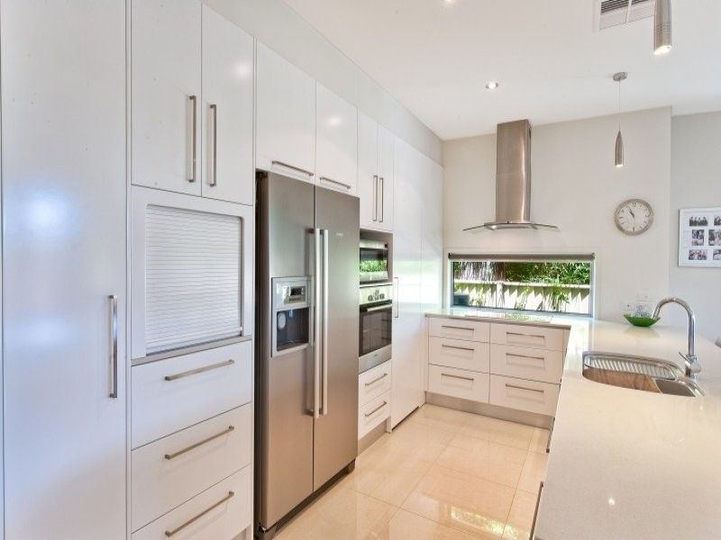 2/15 Teal Avenue, Paradise Point QLD 4216