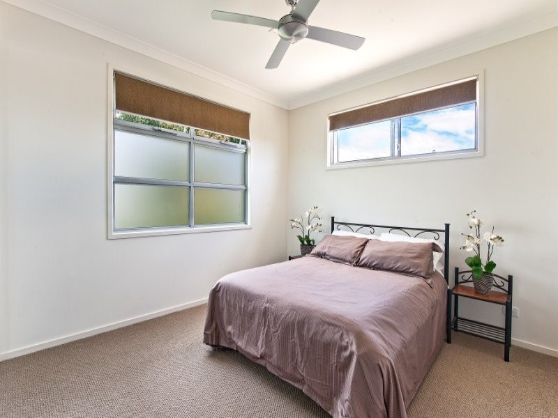 2/15 Teal Avenue, Paradise Point QLD 4216