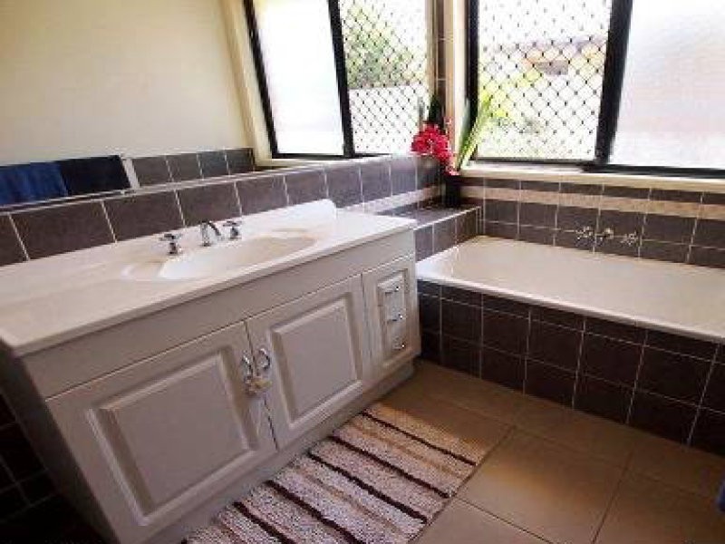 6 Costa Del Sol Avenue, Coombabah QLD 4216