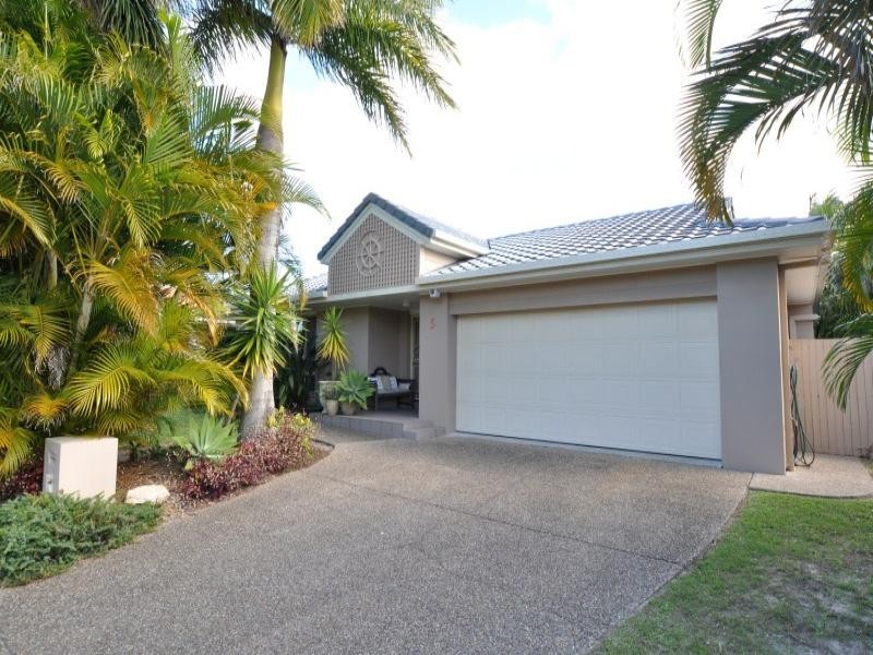 5 Cattleya Court, Hollywell QLD 4216