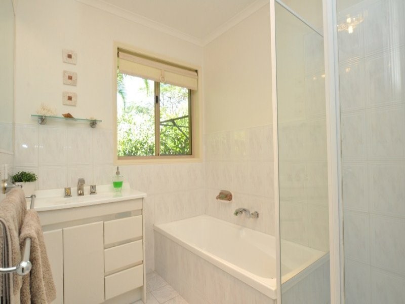 5 Cattleya Court, Hollywell QLD 4216