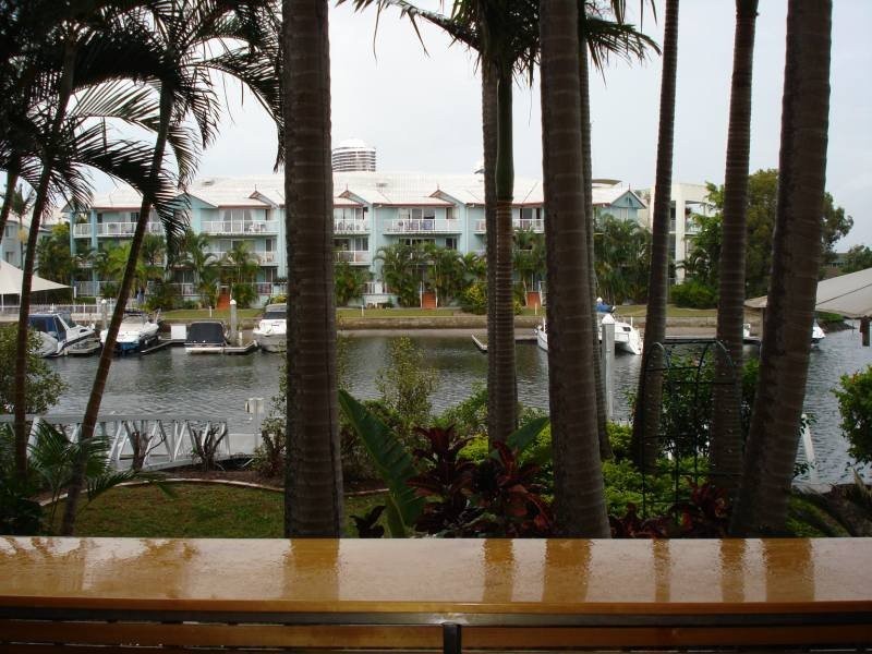 4/14 Jennifer Avenue, Runaway Bay QLD 4216