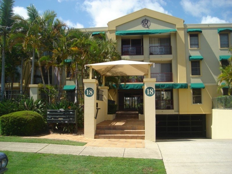 4/14 Jennifer Avenue, Runaway Bay QLD 4216