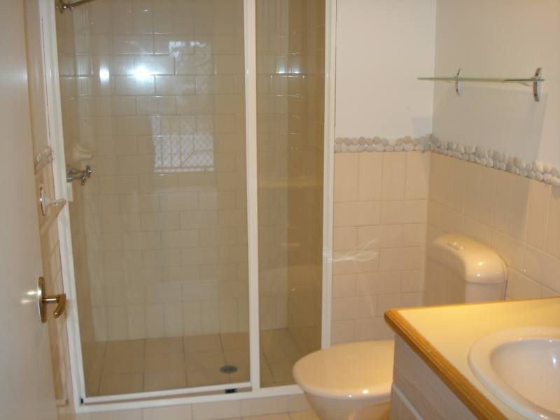 4/14 Jennifer Avenue, Runaway Bay QLD 4216