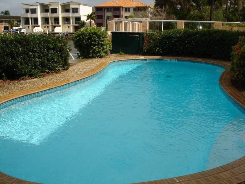 4/14 Jennifer Avenue, Runaway Bay QLD 4216