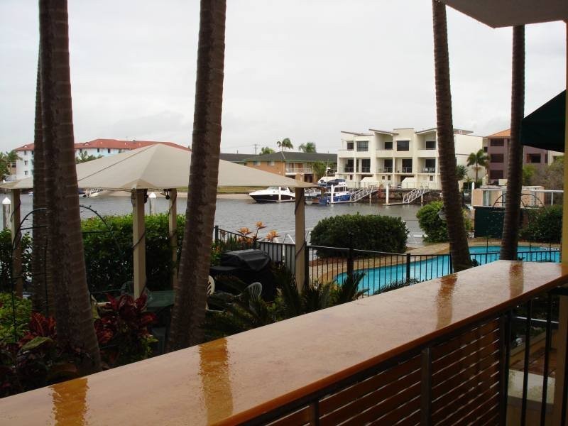 4/14 Jennifer Avenue, Runaway Bay QLD 4216