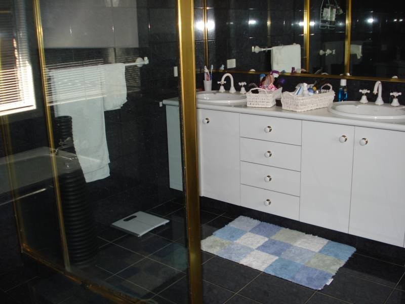 19 Rebbechi Court, Parkwood QLD 4214