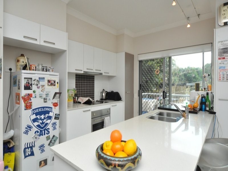 1/12 Bayview Street, Runaway Bay QLD 4216