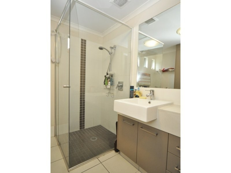 1/12 Bayview Street, Runaway Bay QLD 4216