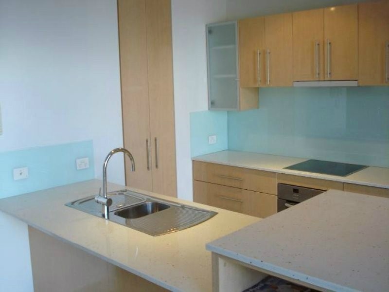 2/27 Madang Crescent, Runaway Bay QLD 4216