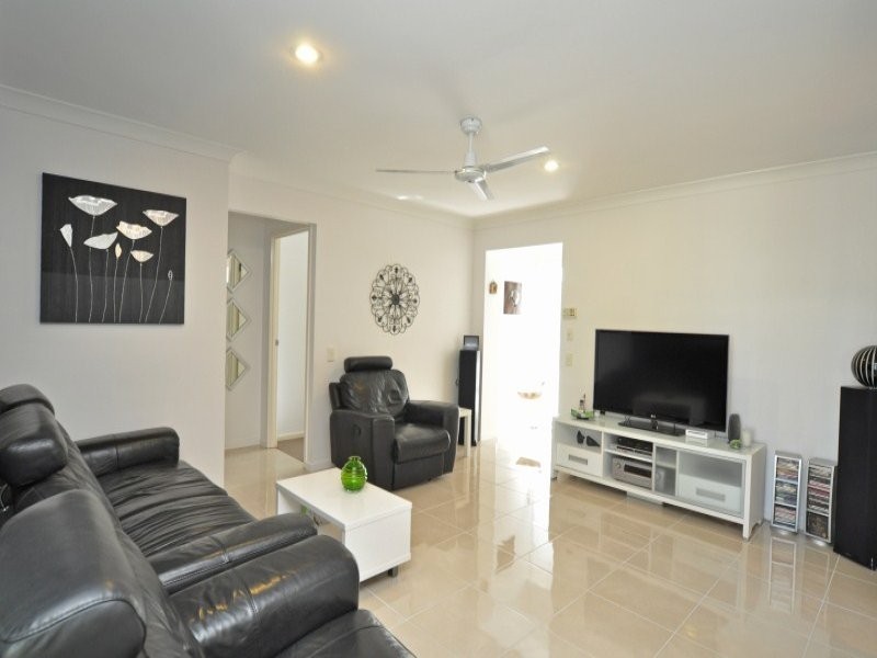 4/590 Pine Ridge Road, Coombabah QLD 4216