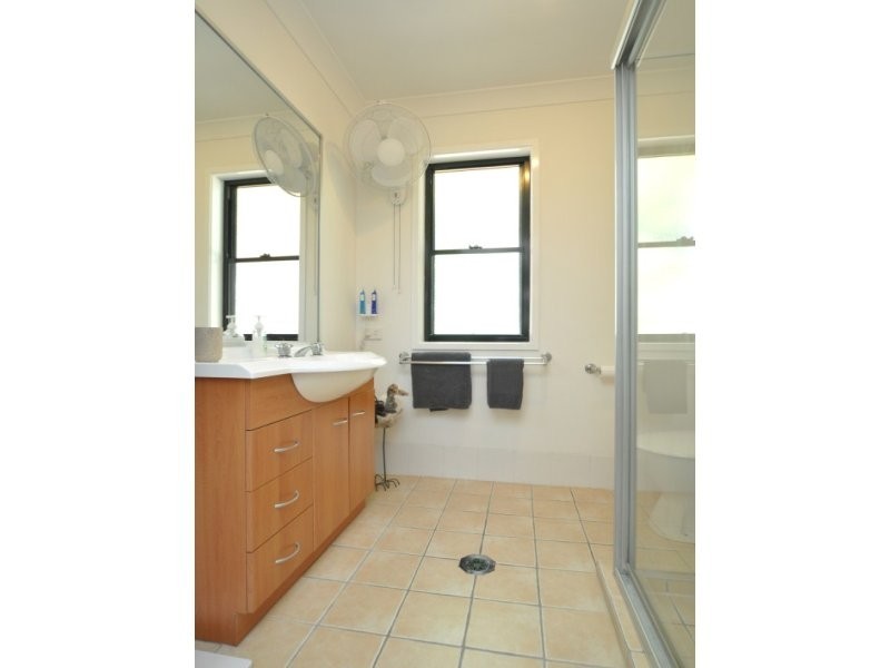 4/590 Pine Ridge Road, Coombabah QLD 4216