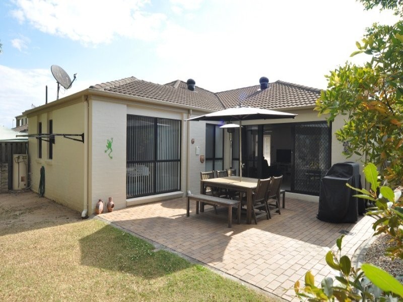 4/590 Pine Ridge Road, Coombabah QLD 4216