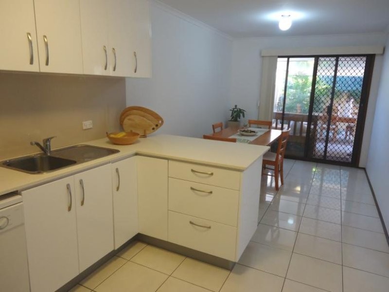 1/13 Orkney Place, Labrador QLD 4215