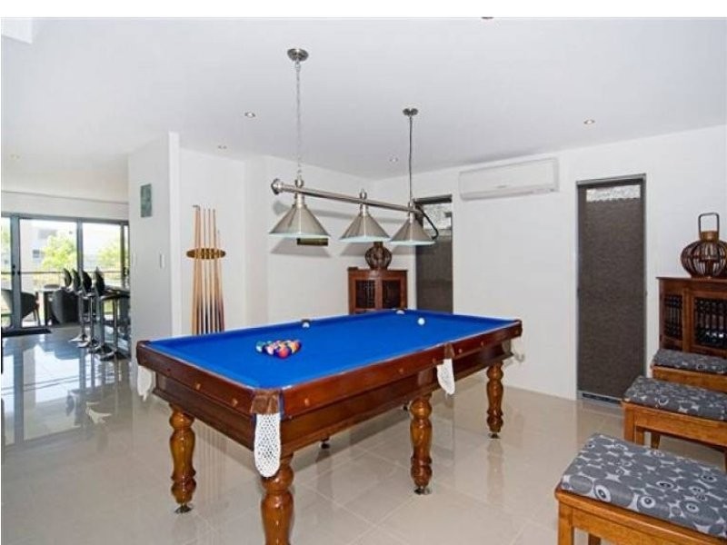 2 Fleetwood Court, Helensvale QLD 4212