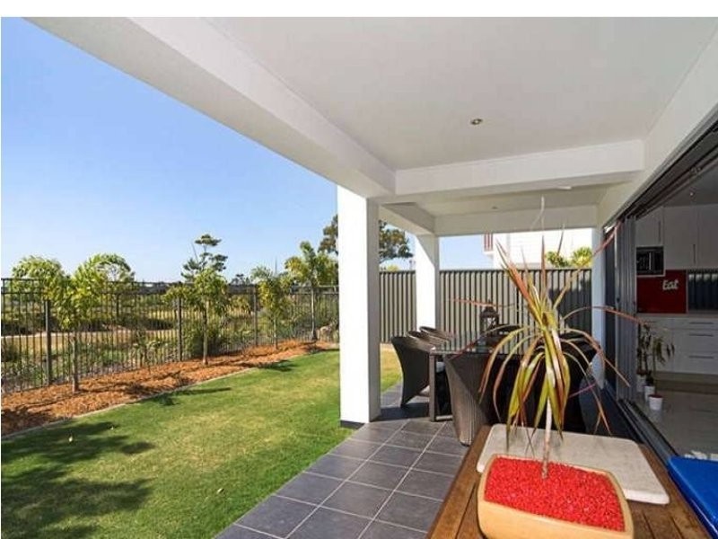 2 Fleetwood Court, Helensvale QLD 4212