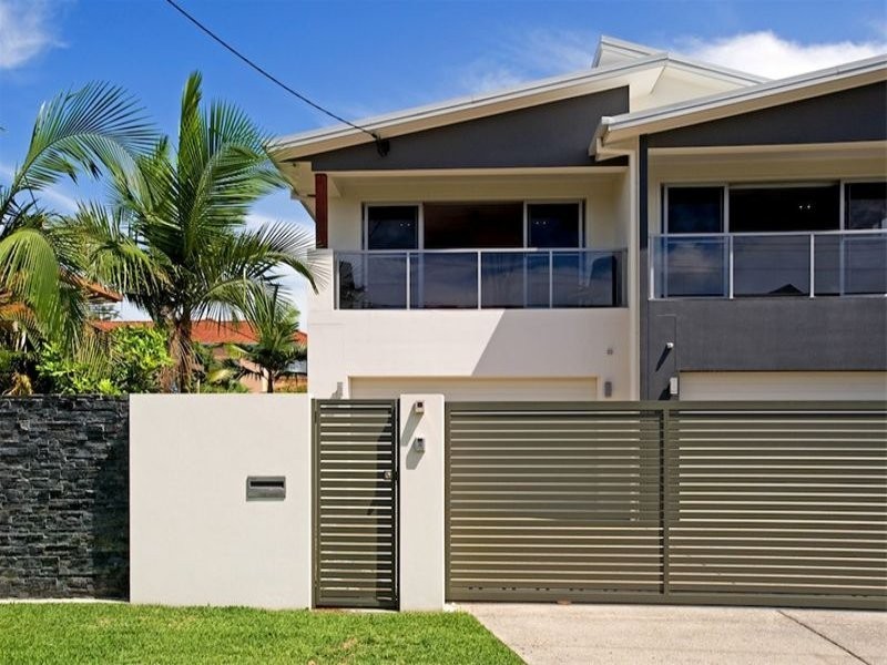 1/4 Donald Avenue, Paradise Point QLD 4216