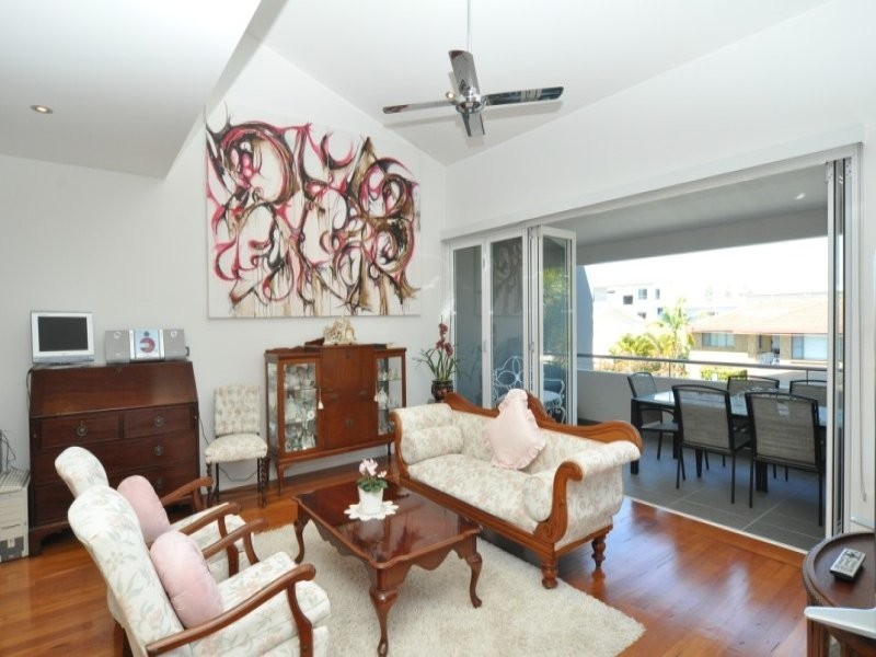 2/5 Muscovey Avenue, Paradise Point QLD 4216