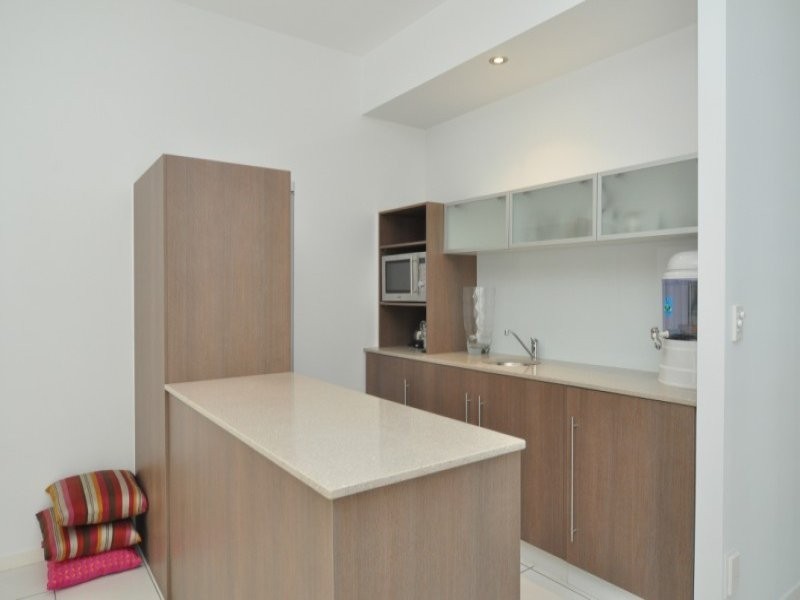 2/5 Muscovey Avenue, Paradise Point QLD 4216