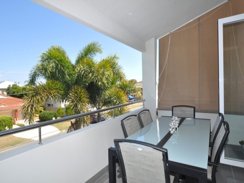 2/5 Muscovey Avenue, Paradise Point QLD 4216