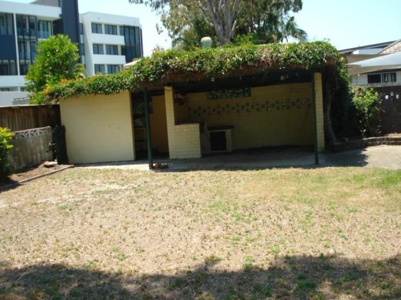 27 Killowill Avenue, Paradise Point QLD 4216