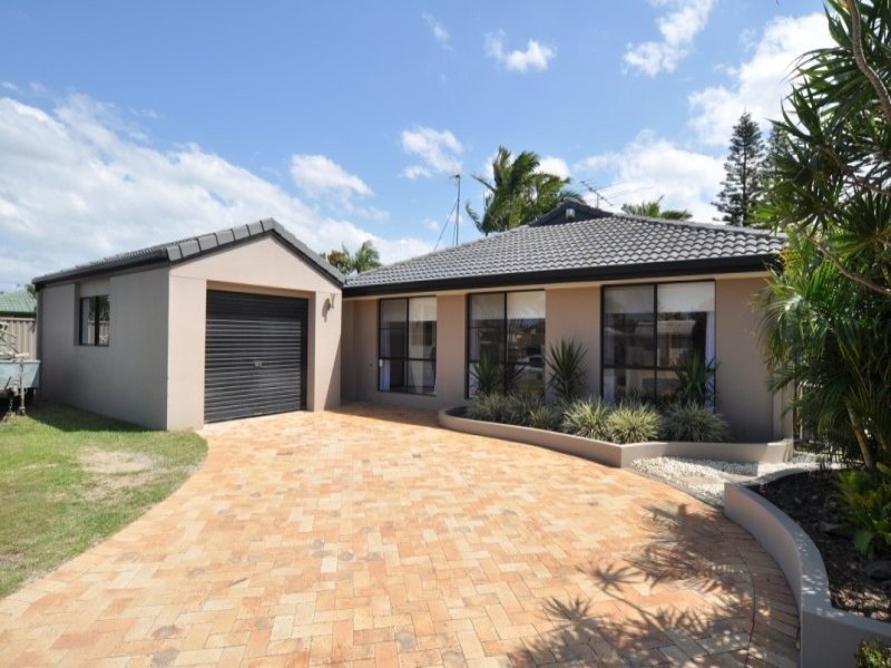 12 Wendoree Way, Coombabah QLD 4216