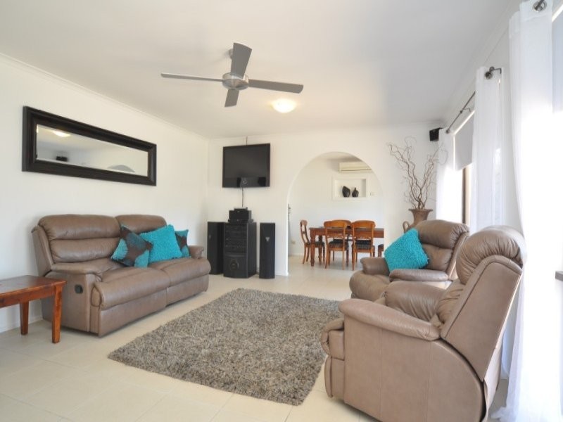 12 Wendoree Way, Coombabah QLD 4216