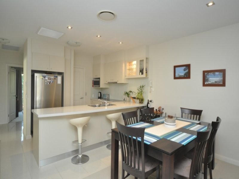 3/27 Gordon Street, Labrador QLD 4215