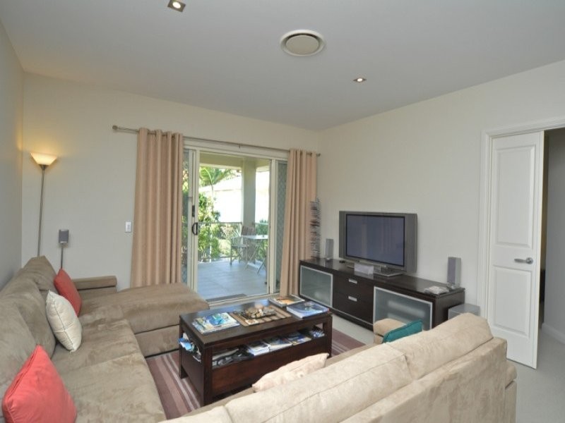 3/27 Gordon Street, Labrador QLD 4215