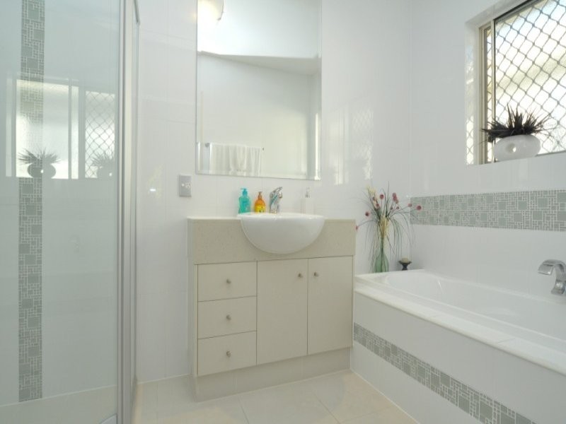 3/27 Gordon Street, Labrador QLD 4215