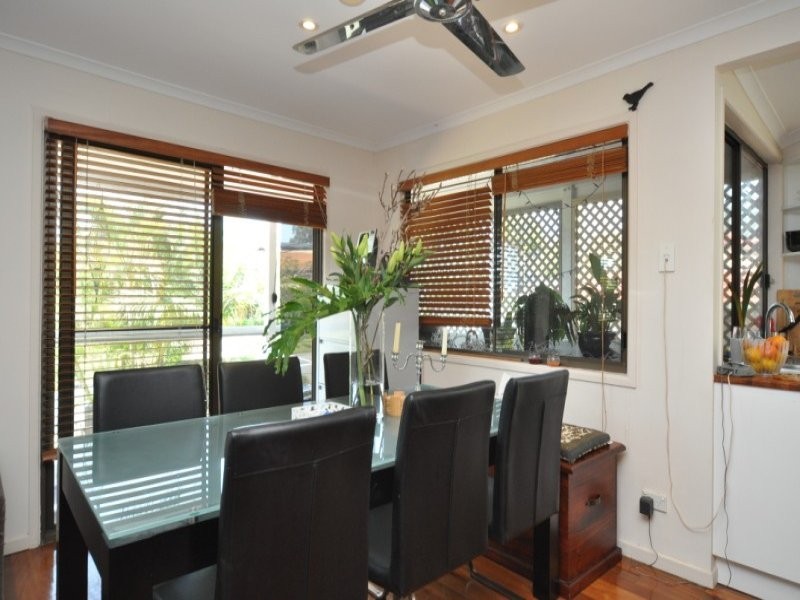 12 Iragana Street, Hope Island QLD 4212