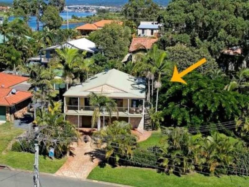 12 Iragana Street, Hope Island QLD 4212