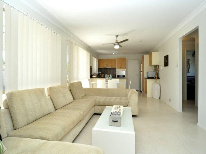 1/23 Coventry Court, Labrador QLD 4215