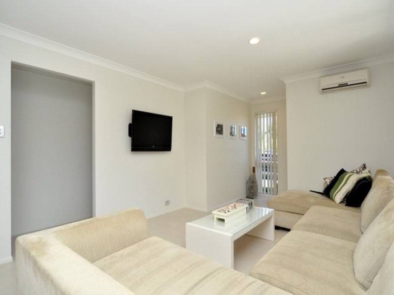 1/23 Coventry Court, Labrador QLD 4215