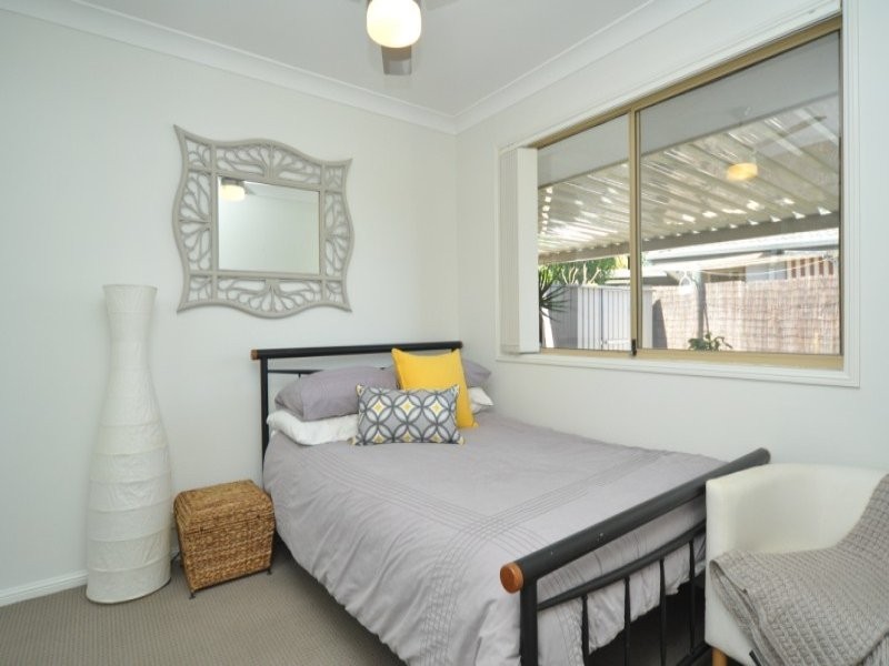 1/23 Coventry Court, Labrador QLD 4215