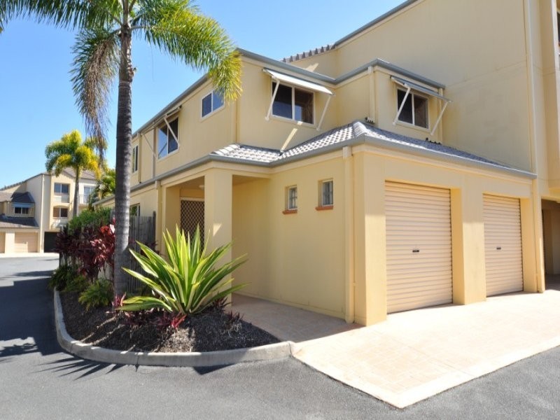 64/88 Limetree Parade, Runaway Bay QLD 4216