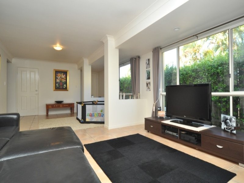 64/88 Limetree Parade, Runaway Bay QLD 4216
