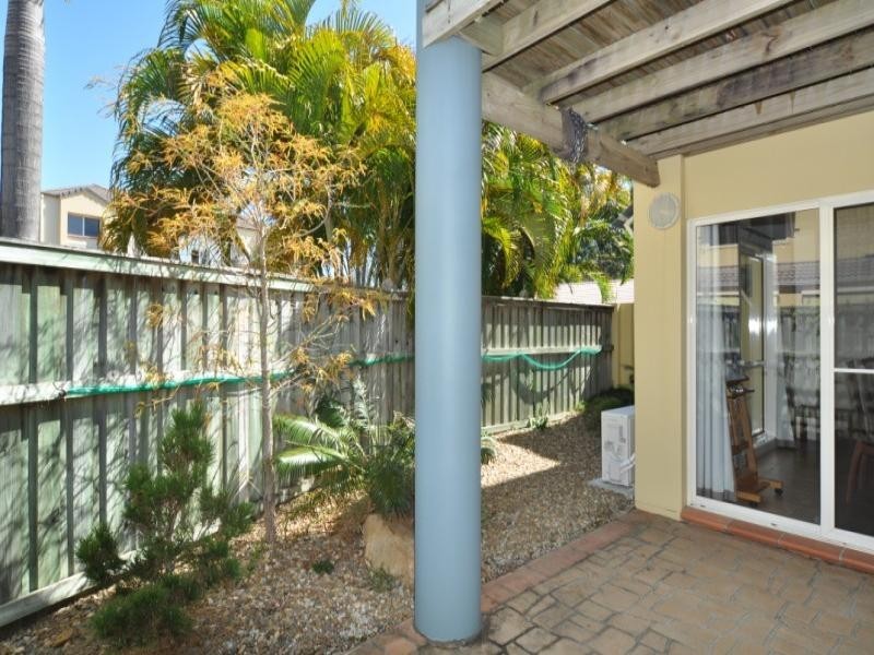 64/88 Limetree Parade, Runaway Bay QLD 4216