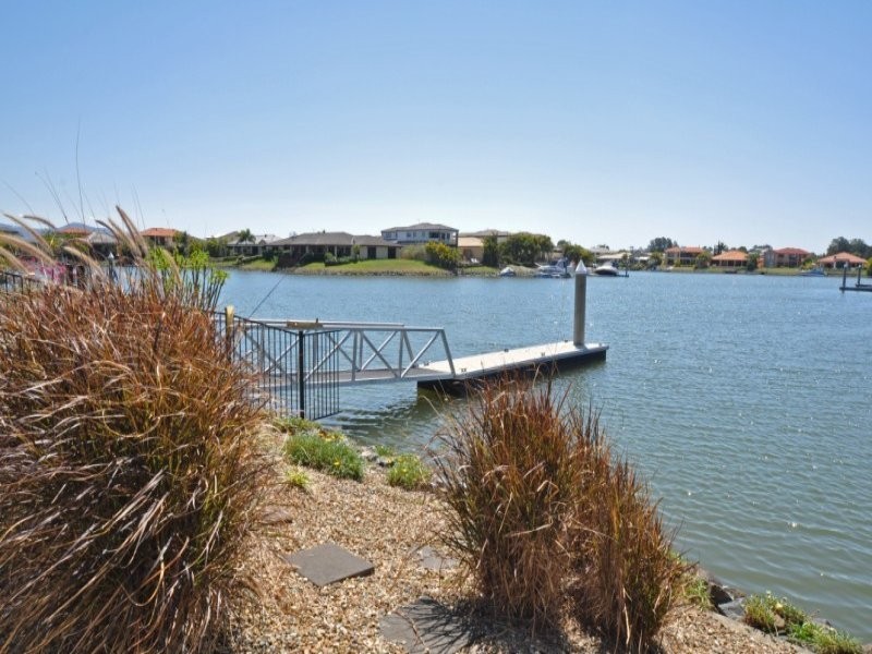 25 Lee Anne Crescent, Helensvale QLD 4212