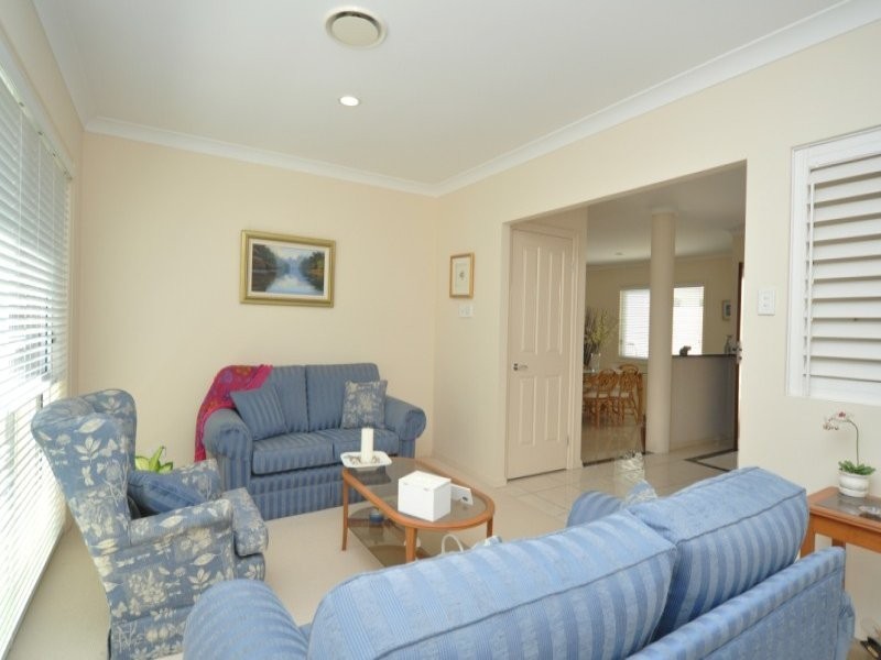 25 Lee Anne Crescent, Helensvale QLD 4212
