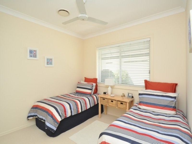 25 Lee Anne Crescent, Helensvale QLD 4212