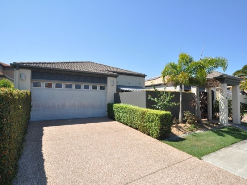 25 Lee Anne Crescent, Helensvale QLD 4212
