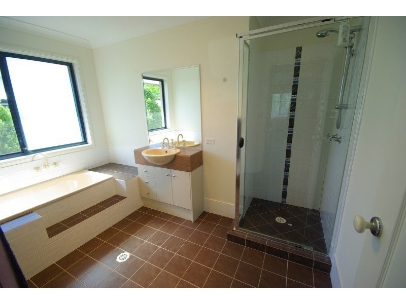 21 Hillary Circuit, Pacific Pines QLD 4211
